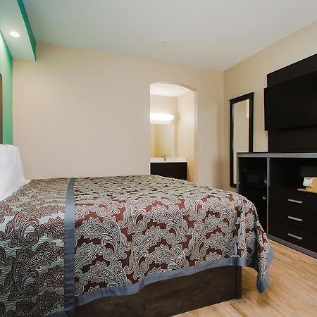 Crystal Inn - Willowbrook Mall ไซเปรส ภายนอก รูปภาพ