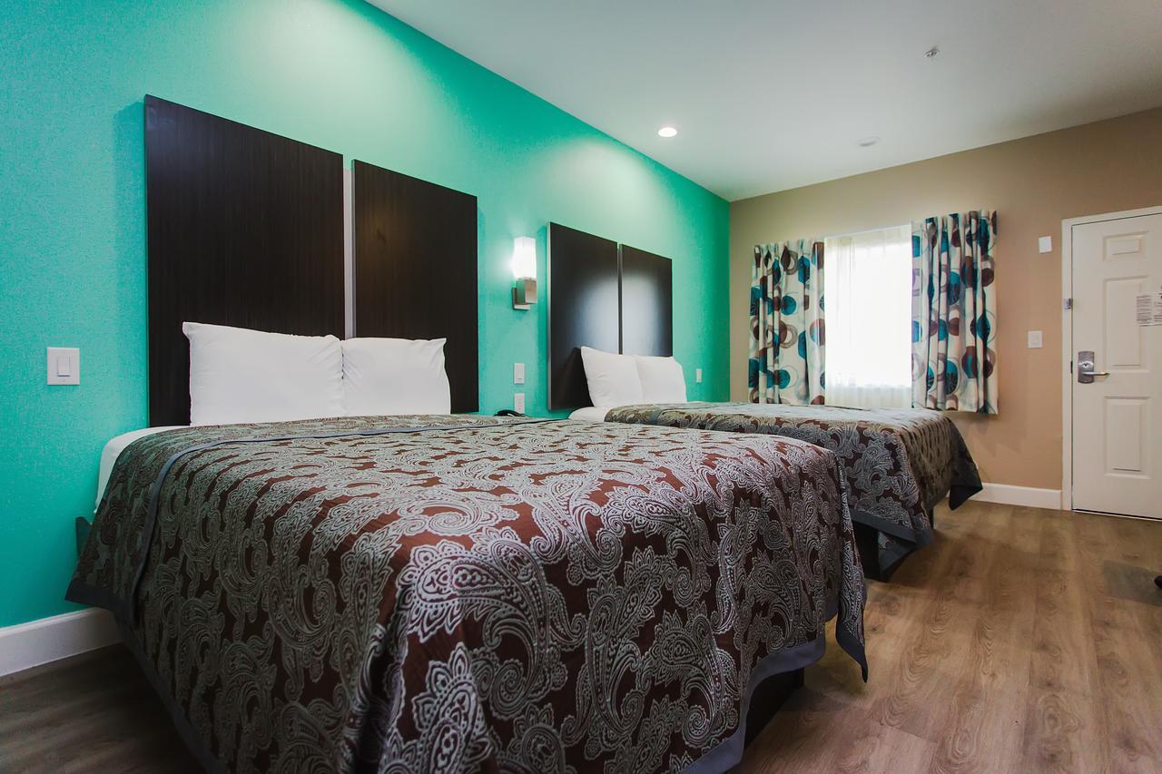 Crystal Inn - Willowbrook Mall ไซเปรส ภายนอก รูปภาพ
